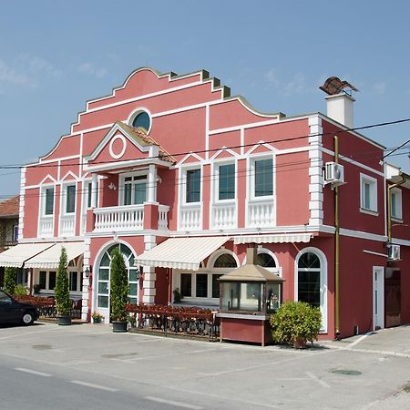 Hotel Drumski Raj Svilajnac Exteriör bild